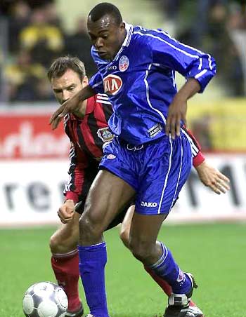 他在担任其 他在担任其